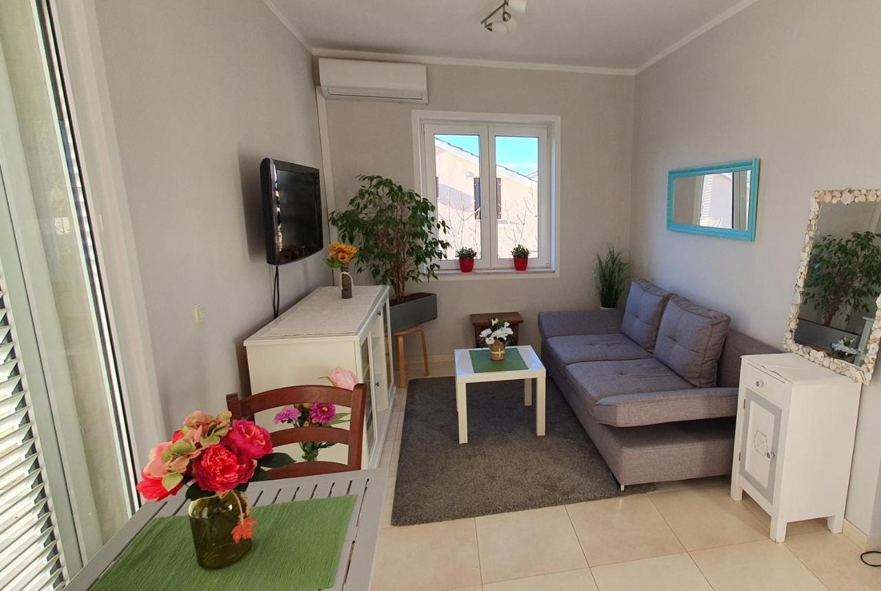 Apartments Ruzic Njivice Room photo
